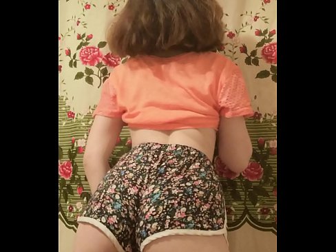 ❤️ Sexy jonge babe dy't har koarte broek op 'e kamera útstrielet ️❌ Seksfideo by porno fy.xxxbunker.ru ☑